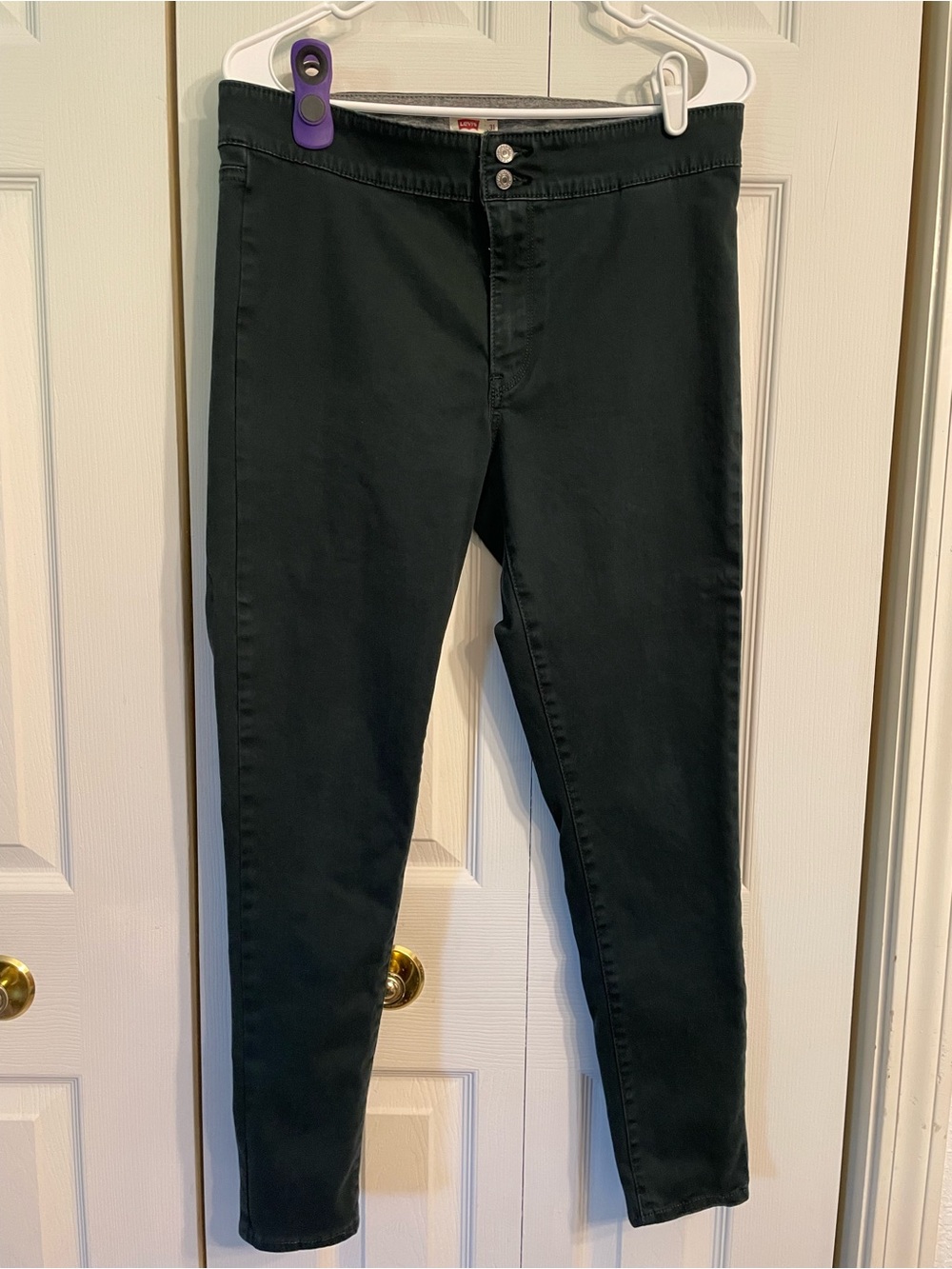 Levi's Women's Skinny Pants in dark green
